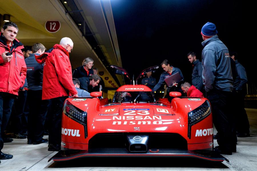  Nissan GT-R LM Nismo 2015 года  (фото 14 из 31)